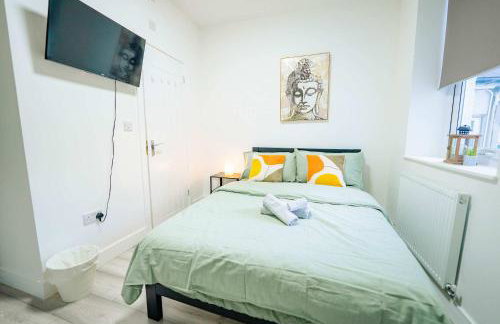 Entire Private Studio With Hot Tub - Photo 1