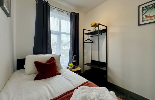 Lenhurst House - Photo 10