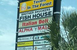 First Class Treatment Luxurious end unit Patio Pool Restaurant Bar on premises Steps away from Everything else! Spacious Condo Stocked with all You Need! - Foto 68