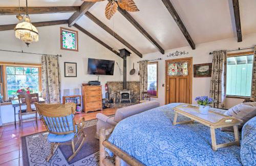 Cozy Story Book Barn Cottage with Scenic View - Foto 1