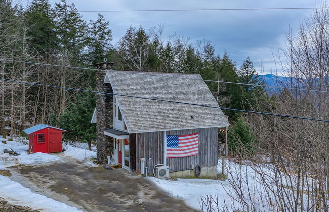 Classic Stowe Ski 3 Bedroom Chalet by RedAwning - Photo 40