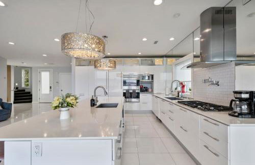 Piermont Waterfront Villa with Hot Tub - Photo 47