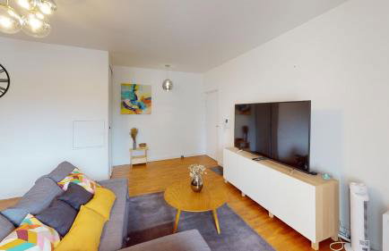 Live Like a Local Stylish 2BR with Balcony & Parking - Foto 4