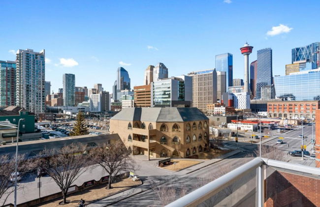 Modern DT Condo Balcony Parking Gym Hot Tub - Foto 8