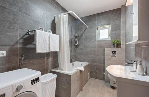 Bonaventura - Countryside Villa near Split with Private Pool - Photo 39