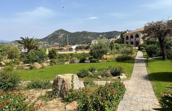 Apartment With sea View and Pool - Photo 23