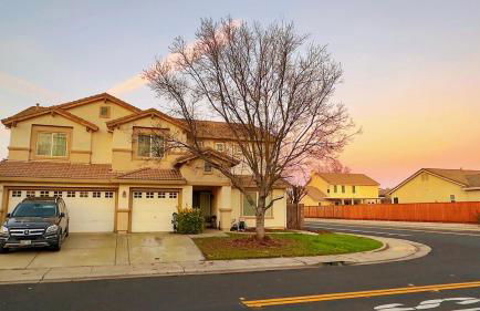 New - Spacious, Comfortable 5 Beds 3 Baths House - Foto 1