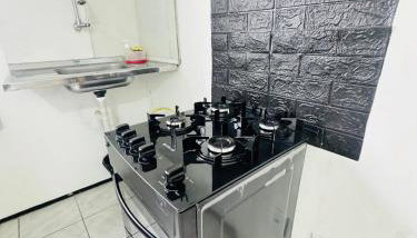 Ap em bairro nobre com garagem e ar - Foto 3