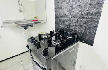 Ap em bairro nobre com garagem e ar - Foto 3