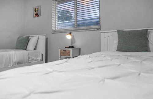 Stunning 4 Bedrooms House with Pool 6 minutes to the Ocean - Foto 74