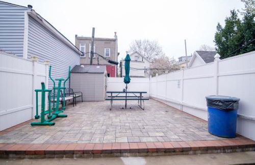 Elegant 2 Bedroom Suite w Modern Amenities - Foto 26