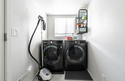 Spacious Central Kirkland Gem with Deck Near Google - Foto 27