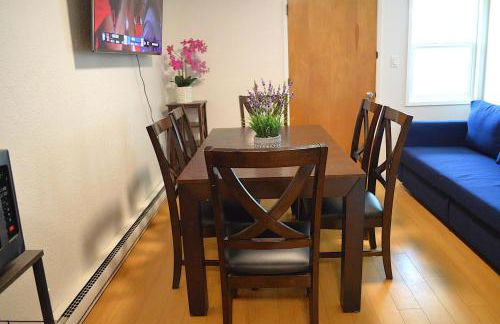 Modern 3 Bedroom Suite with AC for Family and Work group - Photo 37