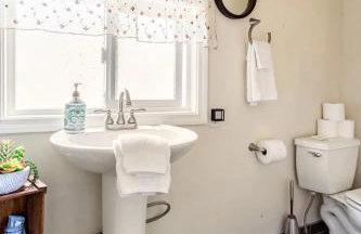 Charming dog-friendly home next to regional park - Foto 11