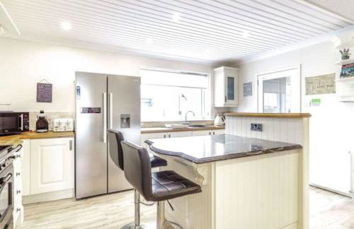 Tigh Na Mhor , Hot Tub , Games Room , 5 Bedroom ,Sleeps 13 , Large Villa - Photo 27