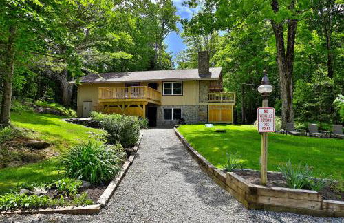 Fun In Fun Out Ski Home - Upper Unit, Renovated 3BR-2BA, Hot Tub, Close to Resort - Foto 35