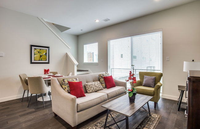 Upscale 2 bedroom Dallas TownHome - Foto 1