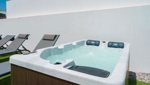 Villa Lola, with jacuzzi and private swimming pool - Foto 2, sunbed