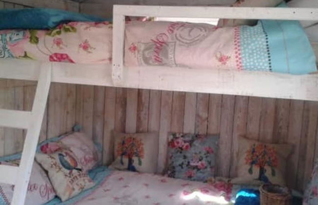 Ruby Shepherds hut Sleeps 4 - Photo 7