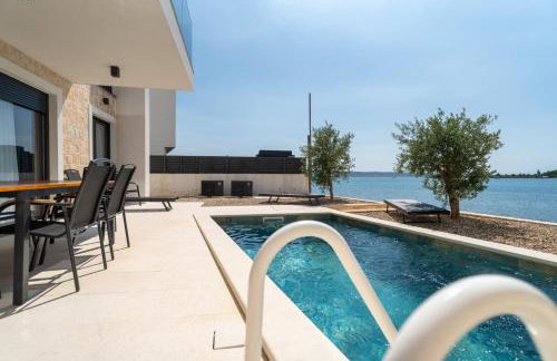 Beachfront Escape Villa Nevera - Foto 51