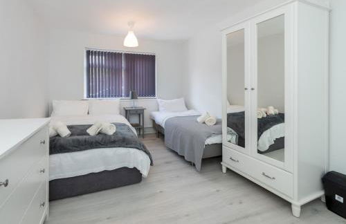 2BDR Peaceful Ground Floor Apartment Free Parking - Pass the Keys - Foto 14