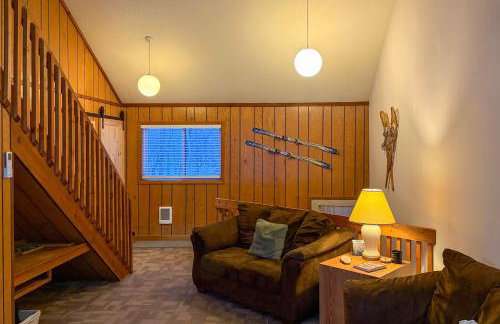 Upson Ski-InandSki-Out, End-Unit Cabin with Fireplace! - Foto 4