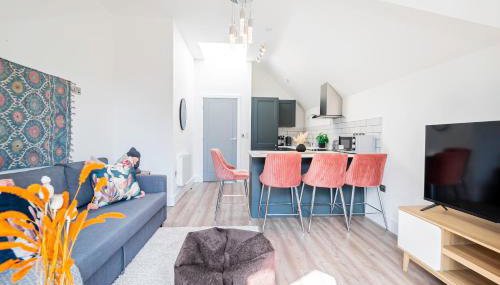 Superb Top Floor 1-Bedroom Flat With Charming Two Balconies - Foto 2