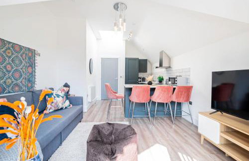 Superb Top Floor 1-Bedroom Flat With Charming Two Balconies - Foto 2