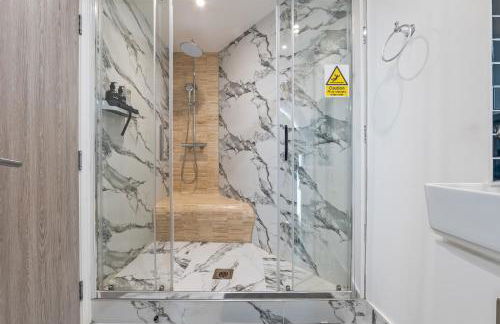 Warstone Suite-Luxury 2-Bedroom Flat, Parking, WiFi, Netflix, Central Location - Foto 26