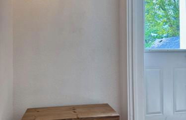 A Calm, Stylish Retreat - Steps to Lake, Downtown, and Surf District - Foto 18