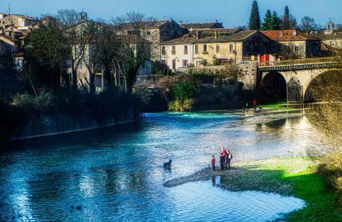 3 Bed-Sleeps 6-Balcony-Pets-Parking-Town Centre - Photo 6