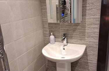 1 Chatsworth Riverscape Apartments - Riverview apartment in great location with free parking overlooking the Gannel just a short walk from Newquays incredible beaches and local amenities - Foto 37