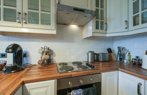 Central 1-bed flat - Walk to shops, pubs and station - Foto 11