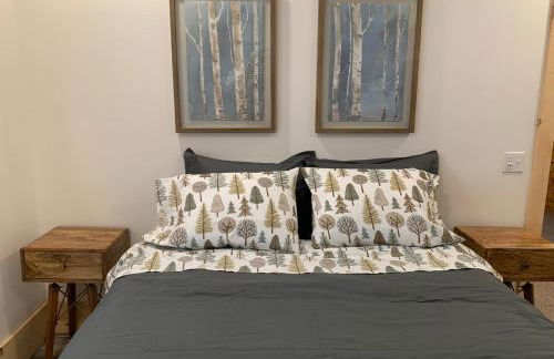 The Treehouse at 11 Gables - Center of Ludlow Village near Shopping and Restaurants - Foto 17