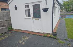 Studio Flat - 5 mins from Manchester Airport - Photo 1