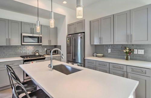 Modern Denver Townhome with Rooftop Terrace! - Foto 7