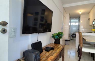 Apto 5E - 2 Quartos com Ar Condicionado, 2 Banheiros, 1 vaga e Internet - Frente ao Mar - Foto 4