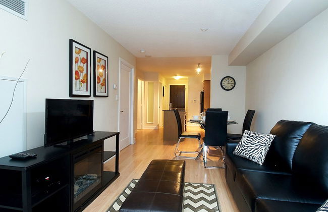 WhiteHall Suites- Yorkville - Photo 21