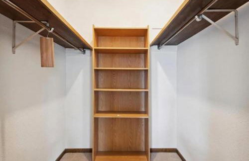 Near Shopping & Dining- The South Bend Bungalow - Foto 19