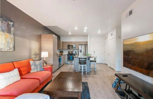 Lux Apt -PoolHotTubGymPrkg-View! - Foto 16