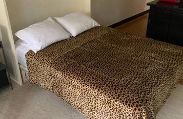 Lucy's Place -STUDIO Apt with air-conditioning, Murphy bed - Foto 13