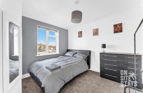 OnSiteStays - 3 bedroom, 2 x space driveway and Wifi - Foto 15