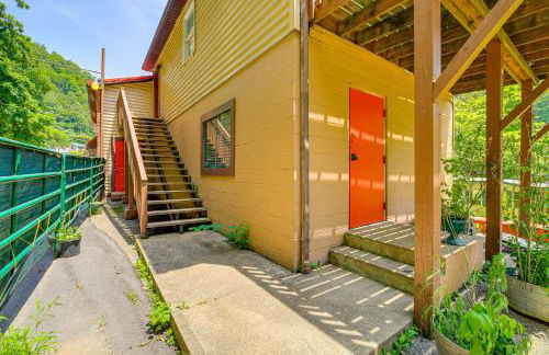 1 Mi to Hatfield-McCoy Trails Apt in Matewan - Photo 23