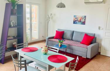 Comfy 2 min to Beach - AC - Photo 1