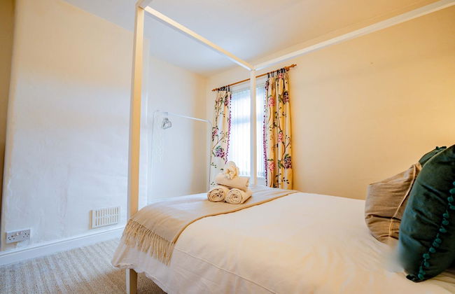 Host Stay Over the Bridge Cottage - Foto 9