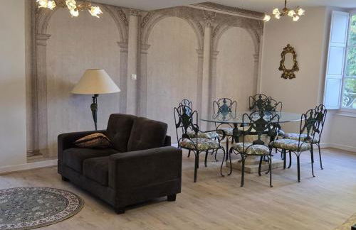 Gîte paisible dans château avec jardin, climatisation - FR-1-489-604 - Foto 1