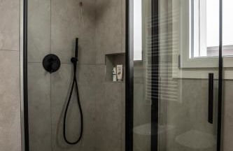 LuxeDesign Apartment - Photo 23