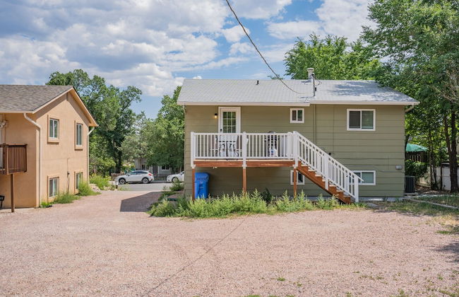 2BR Aptmt Parks Private Deck, Mountain Views! - Photo 47