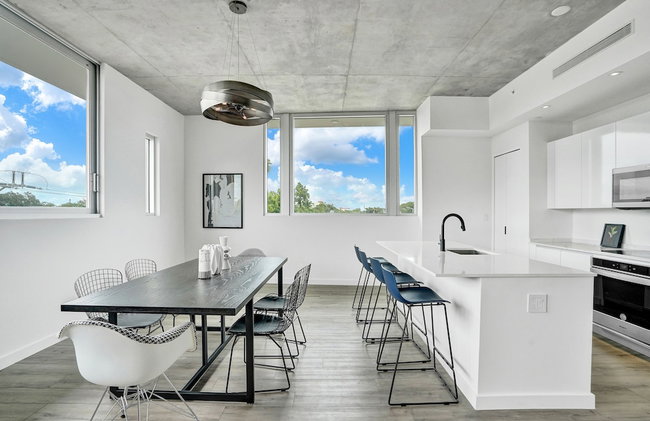 Design District Suites - Photo 55