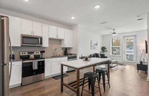 Cozy 1 BR Apt |King Bed| Pool |Gym| Close 2 Beach. - Foto 3